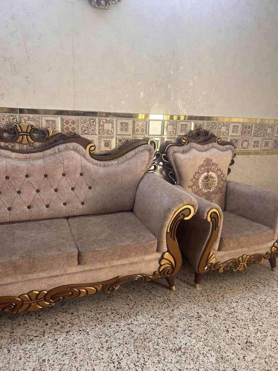 تخم 8مقاعد 400الف مكان شهداء البياع
***********
