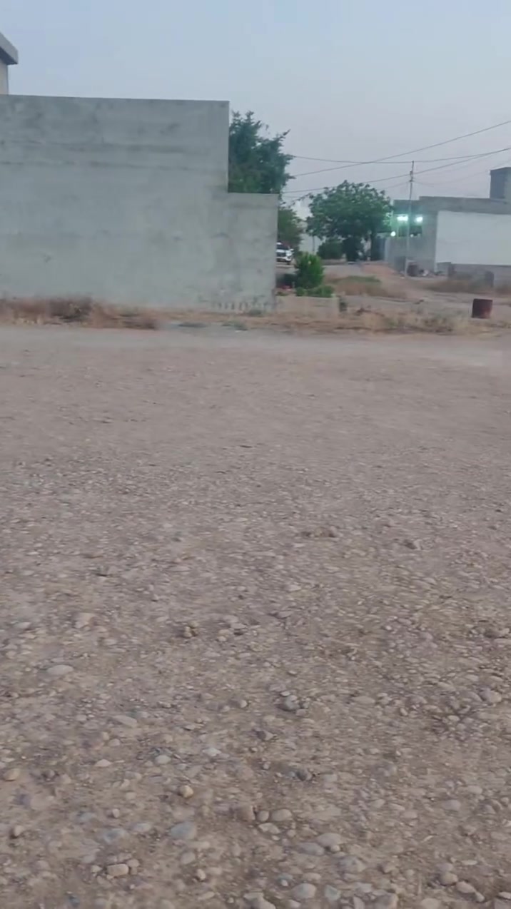 @إشارة
 سلام عليكم قطعه أرض للبيع

الموقع 🛑 سيروان  قرب كراج كلار امام ابئ الماء الرئيسي
ركن وبصف الركن
مساحه الأرض  كل قطعه 🛑 200
عنوان المكتب شوان كلئ مجاور مقابيل حزب الشيوعي 🛑
نستقبل جميع عروضاتكم داخل وخارج خانقين 🛑
للستفسار اتصل على الرقم التالي واتساب 🛑*********** @إ

