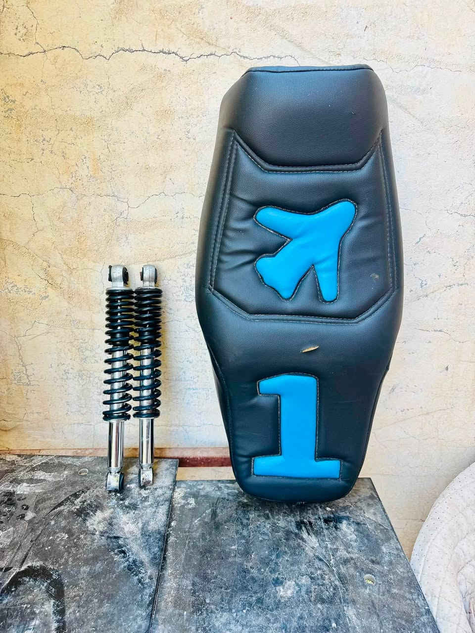 للبيع
مكية ناما 3 احرف كور ولفات بستم ملف كله جديد

زوج ويل عليهن تايرات جدد

كشن تفصال جديد

صدر امامي كامل دبلات وستيرن وركبة

زوج دبلات خلفي

تانكي بي ضربه

ماشا خلفيه ويه دوسه بريك وبنز

صلنصة mkz قديم/صلنصة s500/صلنصة رياضي

***********
