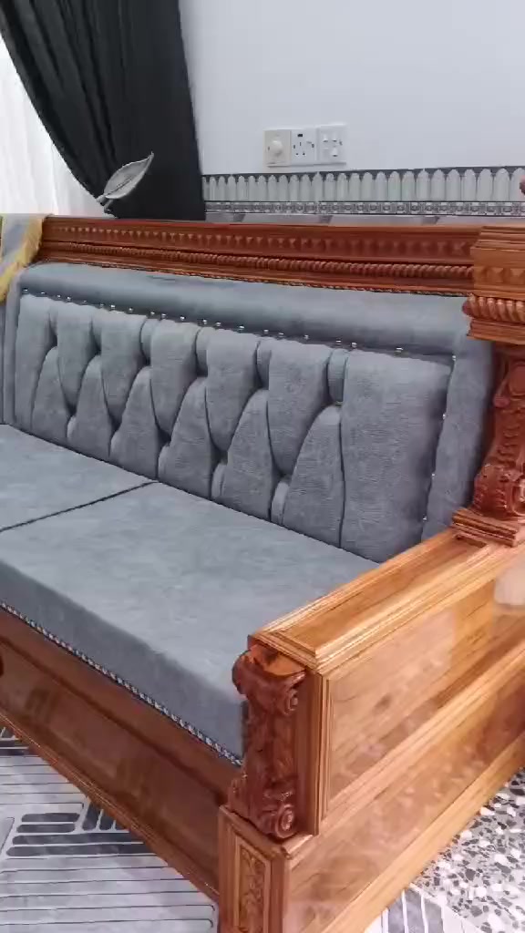 معمل ومعرض النور احمد عبد الكاظم السلطاني للأثاث المنزلي العنوان بابل الحمزة مجاور مكينة الثلج القديمة على الشارع العام رقم الهاتف ***********
