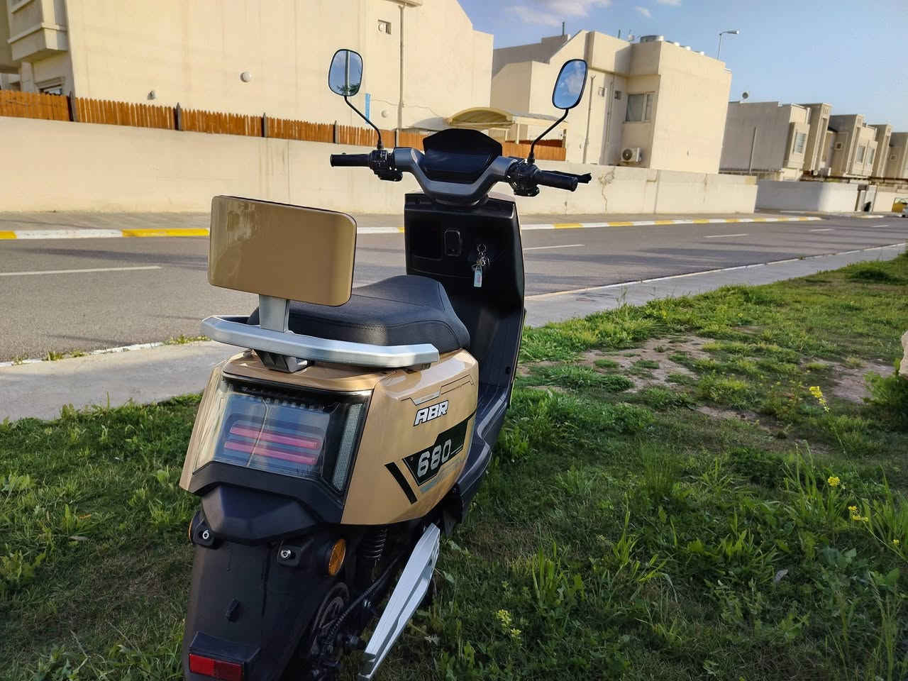 ماطور شحن للبيع
موديل 680 ABR

2025

جديد استعمال قليل

فول مواصفات

لون مميز

دبل سويج تحكم وتشغيل عن بعد

دبل إشارة

مانع سرقة نظام حماية

عالي ناصي 

بطاريات شرط الفحص 

***********
