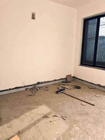 دار بناء حديث درجة اولى يسلم مفتاح للبيع والمراوس بغداد السيدية شارع 20م  مساحة 103م واتساب *********** ***********
