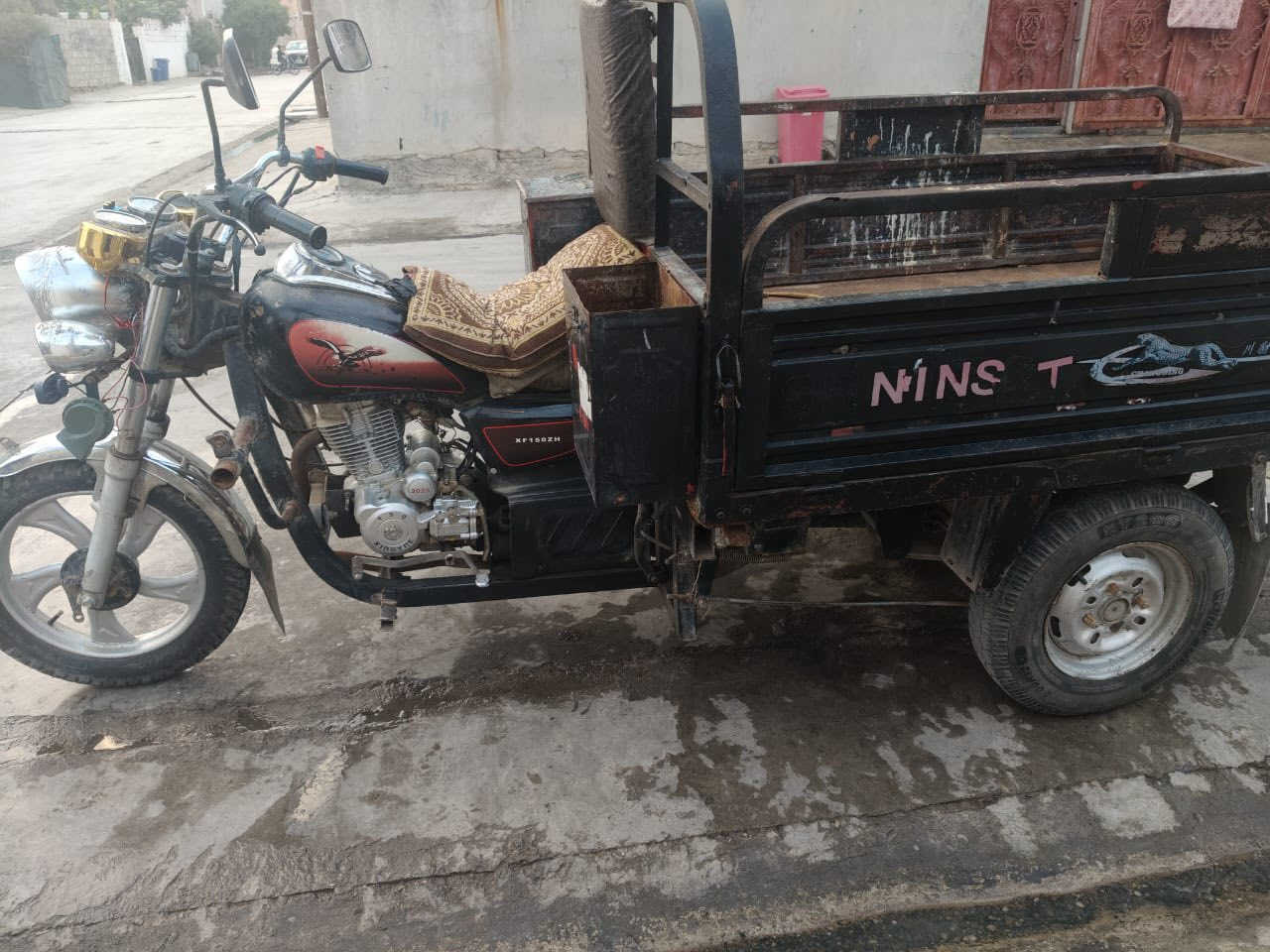 ستوته نضيفه ممتعبه موديل ١٤ شاصي قوي فحل تايرات جديد كهربيات شرط سلف نكره هم منفيس بيه هم بس مضيعه محرك ٢٥ صفر طياره السعر مليون مكاني قادسيه شارع ابو وليد رقم *********** وتساب هم بي مو شراي لا يكسر بيه
