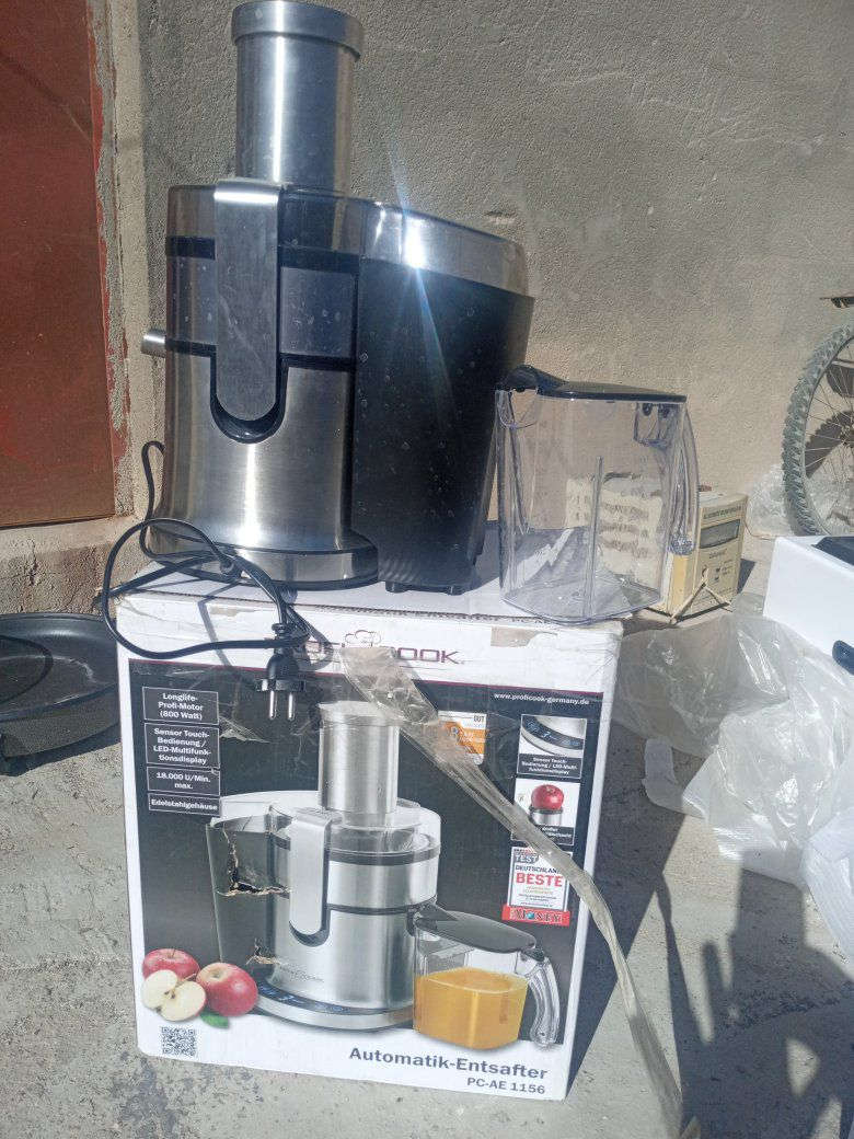 فان طبخ مع هيتر عدد ٢ جديد  شغالات  فقط الشوايه شمعه داخليه يراد تبديل  سعر   ٣٥ .
عصاره  طعام  وفواكه  جديده  مامستخده ابد  سعر   ٤٥  
شاشه تلفزيون  عدد  ٢   عطل  بسيط  سعر   ٦٠ 
المراسله  واتساب  أو ماسنجر   *********** العنوان كازينو لبنان
