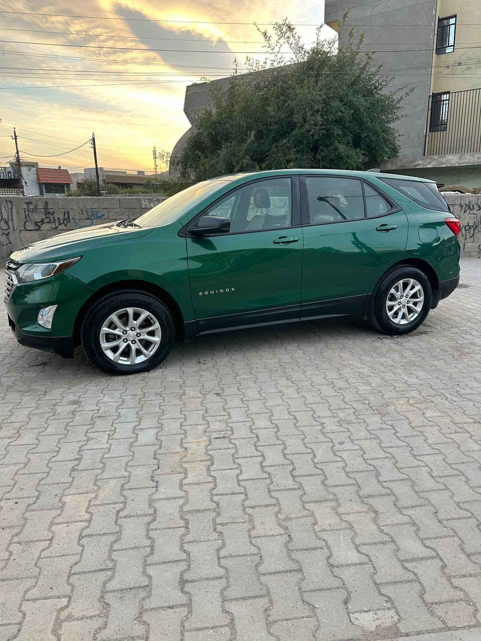 شوفرليت 2018 ضرر امريكا جاملغ وبنيد بدون دواخل مكينة1500 تيربو رقم واسط موجوده بغداد زيونه 123 وبية مجال بسيط خمسة راكب تفاصيل اكثر***********
