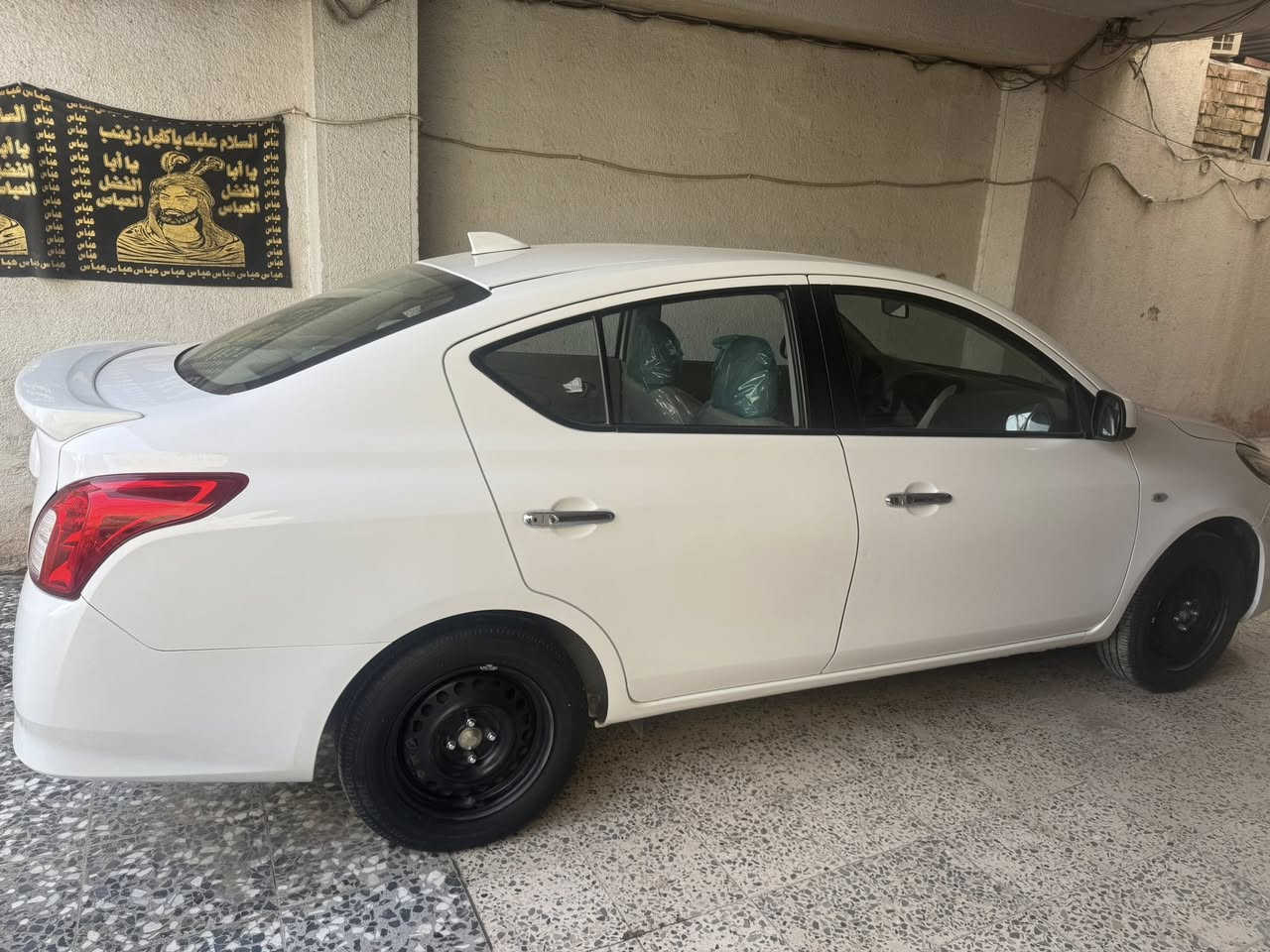 نيسان سني البيع موديل ٢٠٢٤ رقم بغداد باسمي شركه السور مكفوله سعرها ١٣٢هندي ***********
