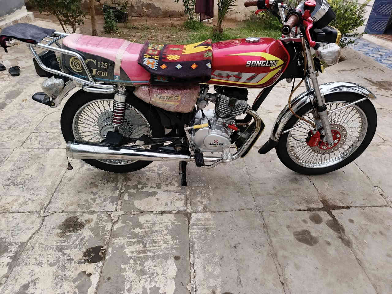 سلام عليكم تيكر البيع مديل 24 درجه حلوه ونضيفه سعر 725رقم الهاتف ***********3
