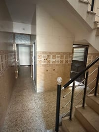 مشتمل للاجار الشعب شارع عدن قريب سوك شلال ٧٥ متر نضيف استقبال وخدمات و...