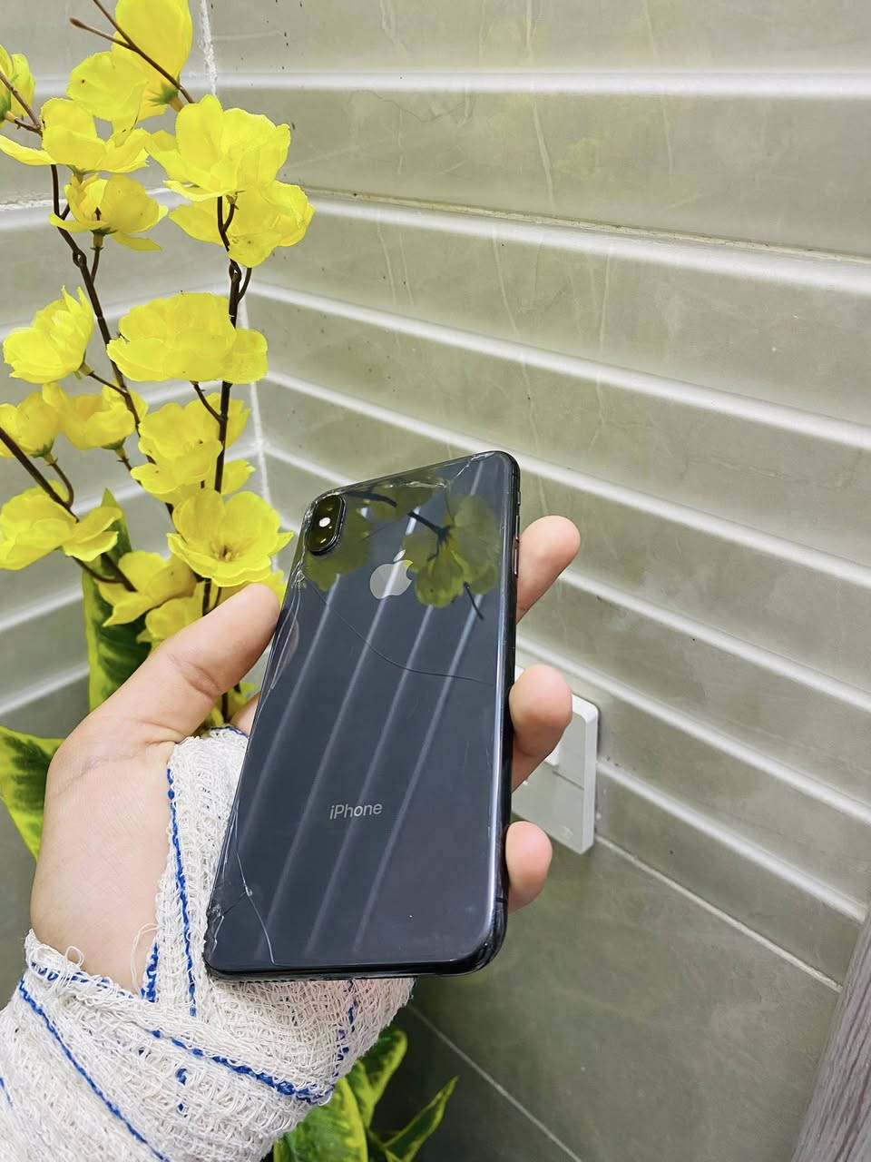 السلام عليكم للبيع ايفون اكس ماكس

الجهاز بلادي مامفتوح !!!!!
بطاريه 82🔋
ذاكرا 64
فيس ايدي شغال 
الجهاز كله شغال ومكفول 
شرط مايعبر هوا✅
صوت ✅
كامرات✅
سماعت✅
سبيكر ✅
للبيع بسعر 215الف بي مجال 
للتصال ***********
مكاني تكريت
