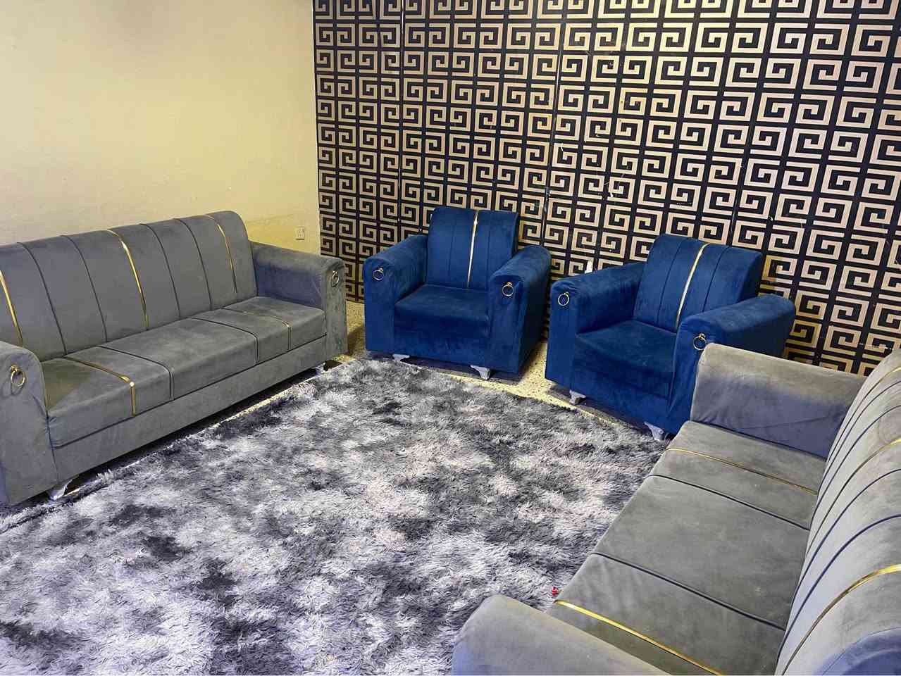 تخم 8 مقاعد ستعمال قليل اخو الجديد ب175 
*********** بغداد, العراق
