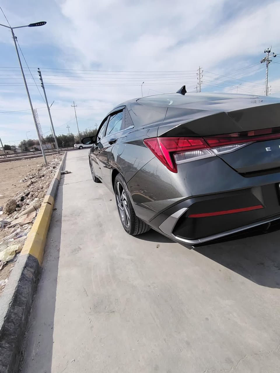 اقره الوصف كلشي ذاكر بي ما منواجد ع  نت لاتصال ***********
السلام عليكم النترا مديل 24 بيها بنيد مبدل الباقي كفاله فول مواصفات  ماشيه ١١ الباقي  سعرها 165بيها مجال رقم بصره حره بسمي
