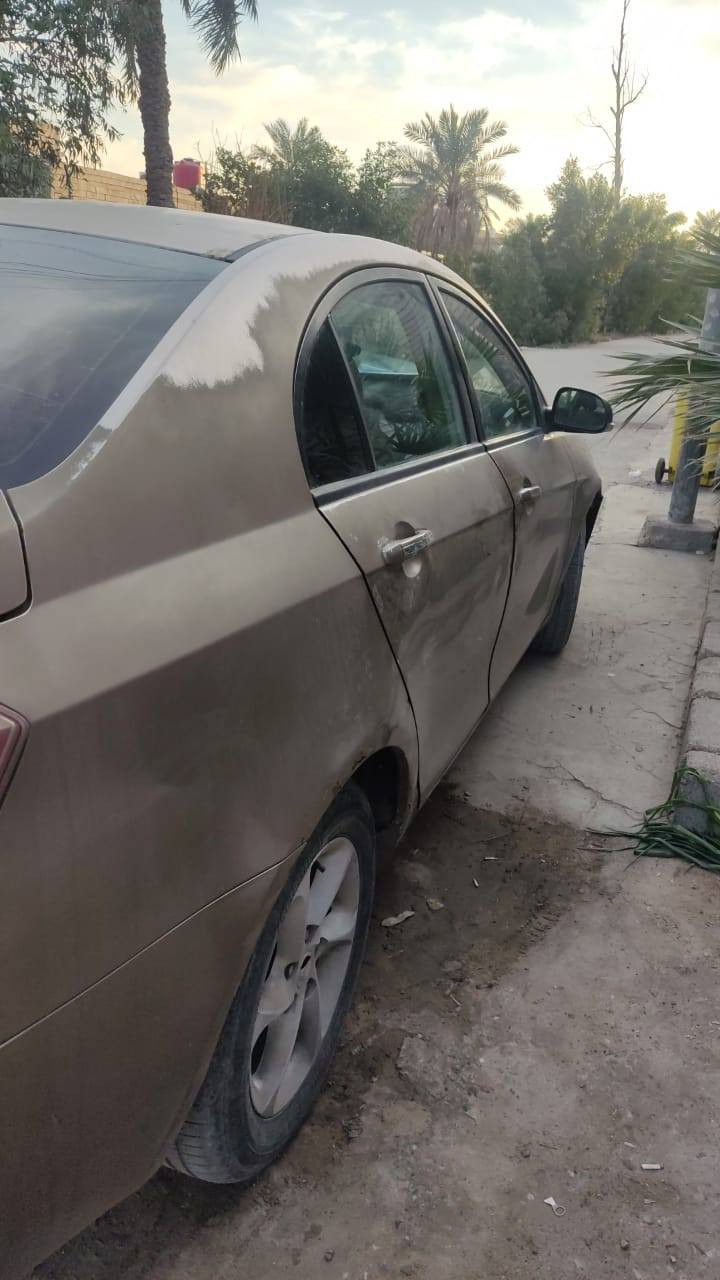 سلام عليكم جيلي امكراند موديل 2012
سنويتها بعده ما منتهي
محرك وكير كورلا 
حداديتا 99جديده هسا مسويه هاذه رقم راعيه *********** البصرة, العراق
