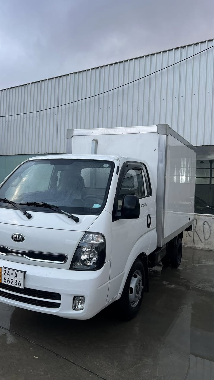 کیا دوتەنی مۆدێل ٢٠١٦ حجم ٤٠٠٠ عادی کابینە بیلاد رەقەم و سەنەوی تا ٢٠٣١ نوێیە تەحویل وەکالە بە شەرت
گێر و مەکینە بە شەرتە ئەکسل و تەقە و رەقە بە شەرتە 
رەقەم موبایک؛***********
***********
