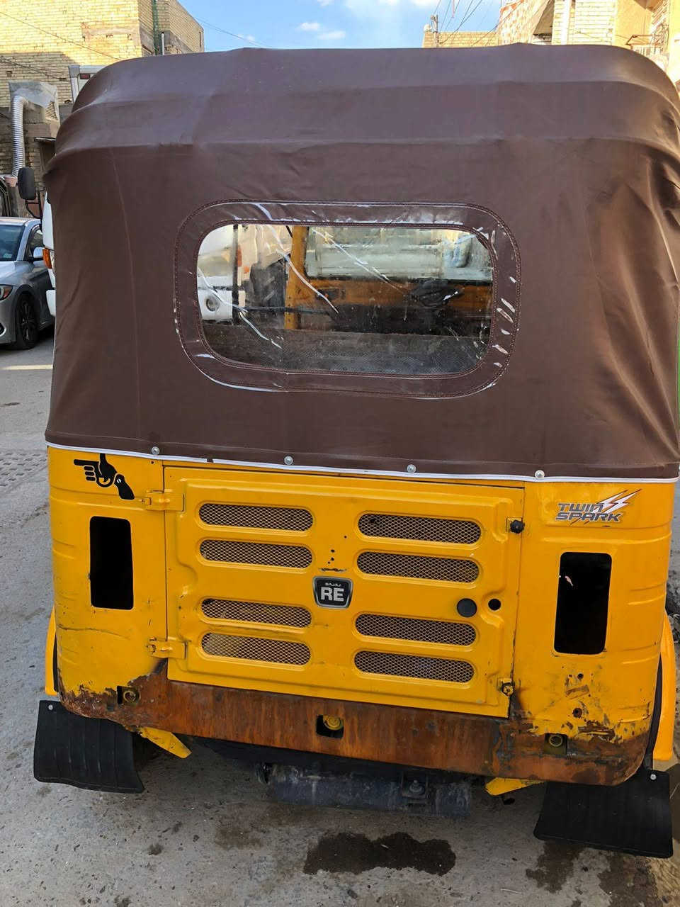 سلام عليكم تكتك للبيع مديل ١٨ رقم وسنويه رقم ***********
