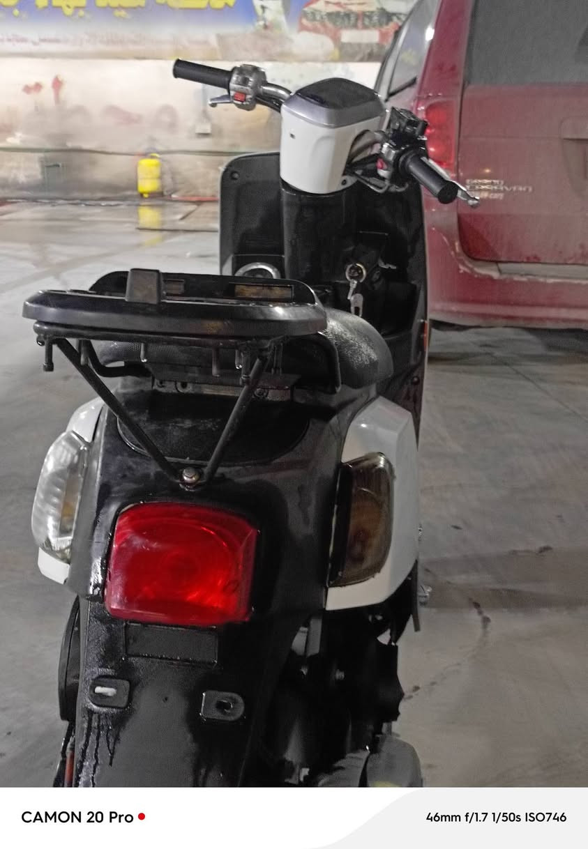 سلام عليكم دراجه بوليس لبيع دراجه نضيفه وخير من الله ما ناقصه شي نضيفه تجي تفحص ومكينه خير من الله السعر 900 وبيهه مجال قليل مسيب حي الميثاق ***********
