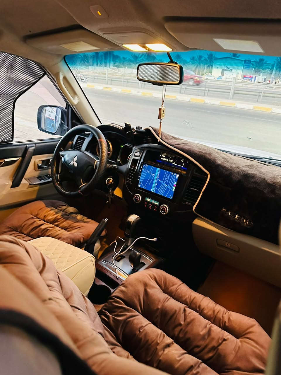 باجيرو 2008 خليجي مكفولة 
مكينة V6 بدون فتح 
ماشيه٩٨ كم
٧راكب ٣ قطع تبريد مركزي
مري شفط
٣ شاشات 
حساسات خلفية
لايت زنون عدسه متحرك
دفع رباعي
تخم تاير جديد
رقم اربيل هزه وسنوية جدد تريد وكالة او تحويل اني حاضر السعر١٢٥ بيع او مراوس مكاني كربلاء
***********
