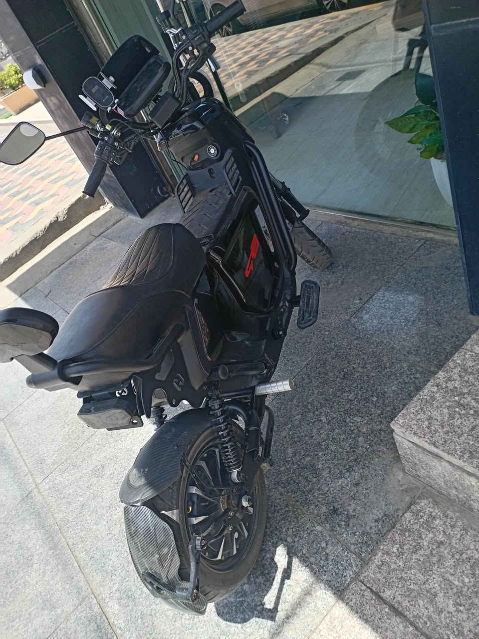 ية للبيع دراجة نوع نيو niu جديدة استعمال دمدة شهر مماشية ابل من ١٠٠٠ كم كامل مواصفات بطارية ليثيوم حجم ٥٥ امبير تمشيك مسافة بالشححنة بين ٨٠ الى ١٠٠ كم السرعة بحدود ٨٠كم/ساعة السعر علي الخاص متواجد على النت دائما مهندس اماد ابو مريم بغداد حي القادسية ***********... للتواصل
