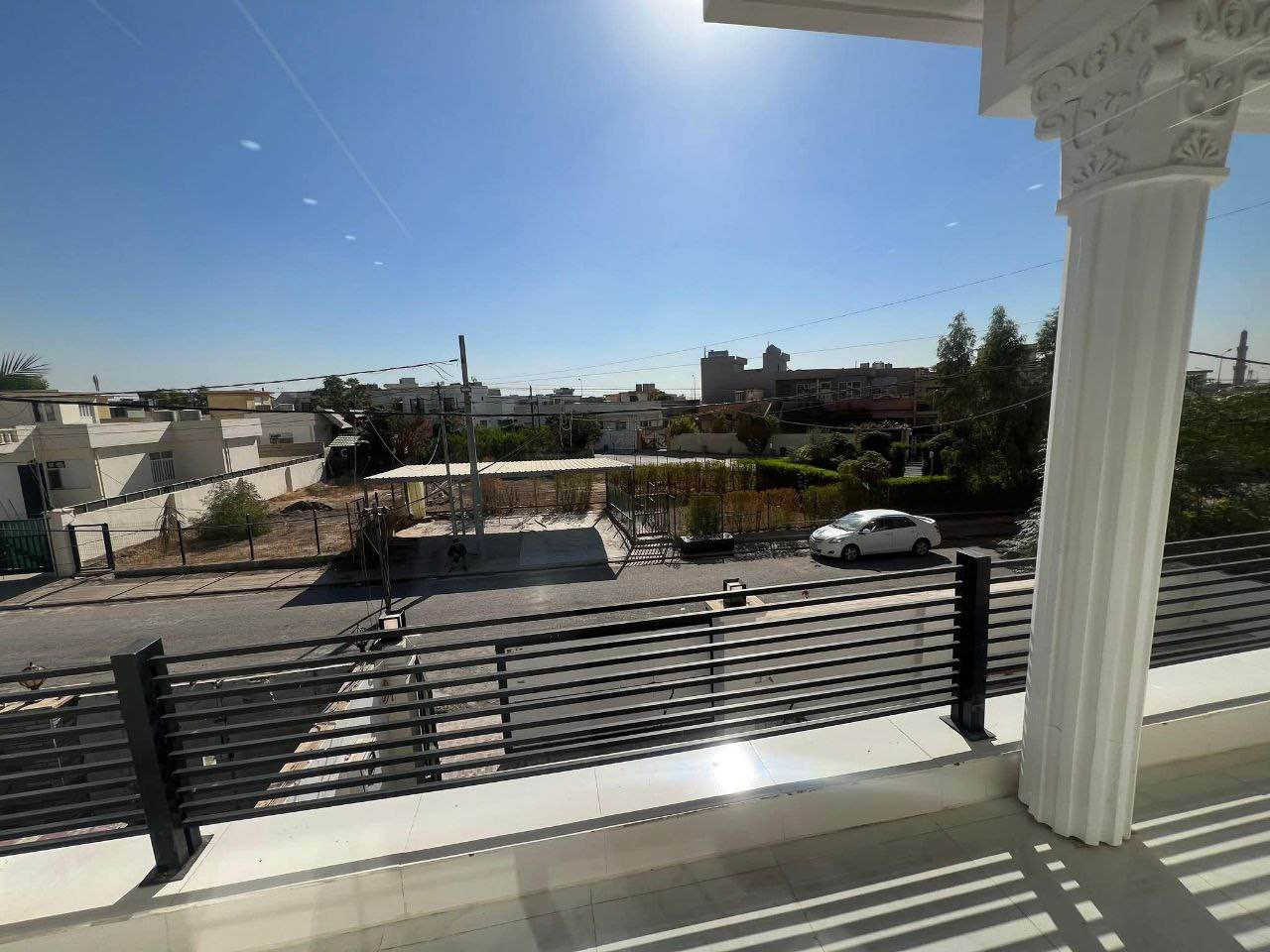 منزل للبيع في اربيل 
مجمعً اشتي 1 
250 متر طابو ملك صرف 
5 غرف نوم استقبال مطبخ صاله 
مقابل حديقه رسمي 
السعر 13 دفتر 
للاستفسار :- 

***********
***********
*********** أربيل, العراق
