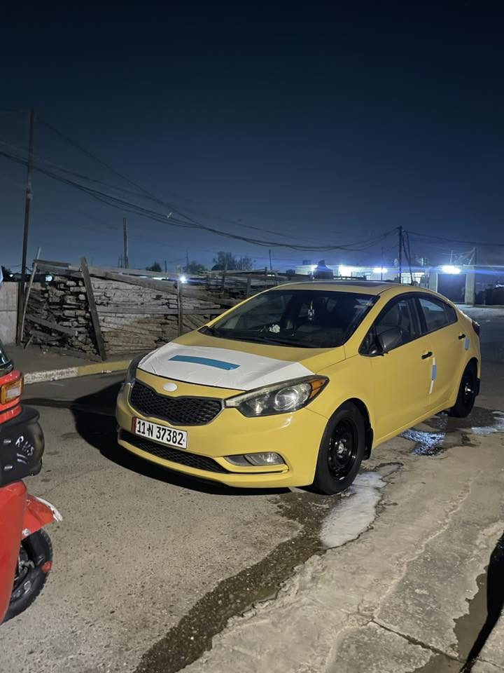 سلام وعليكم للبيع فورتي موديل 2015 /السيارة فول مواصفات 1/1
سيارة مكفولة من اي دبديل
مكينة وكير كفالة
وارد امريكي ضربتهة بجاملغ لايمن امصلح  عل بارد وحافة البنيد فقط سيارة تخم تاير وتخم ويل صدر امامي خلفي تانكي بانزين جديد 

مكينة 2000 جي داي ماشية 155

السعرر  115وبيهة مجال قليل 

رقم الهاتف ***********
