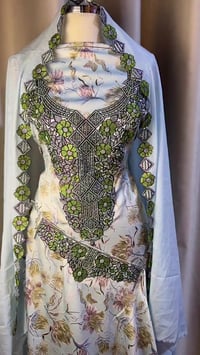 حرير إيطالي • شيلة مطرزة • ٤ أمتار