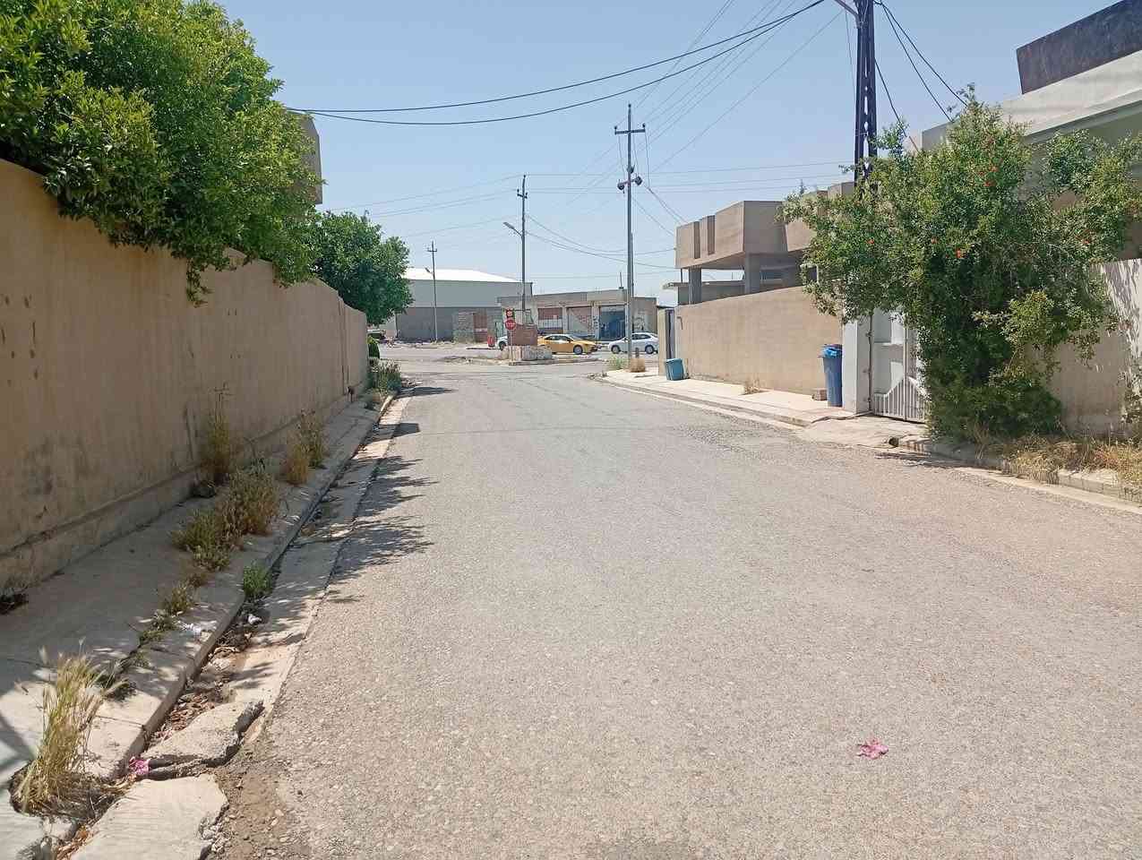 قطعة ارض للبيع رقم زراعي مساحة القطعة 200 متر خوش مكان موقعها اول ما تدخل من شارع هواره برزه قطعة عدله بمستوى الشارع ما بيها اي مشكلة خدمات كاملة كهرباء وماء رئيسي وشارع تبليط وبيوت ساكنين سعر القطعة النهائي 13 مليون شراي خابرني واشوفك القطعة ***********
