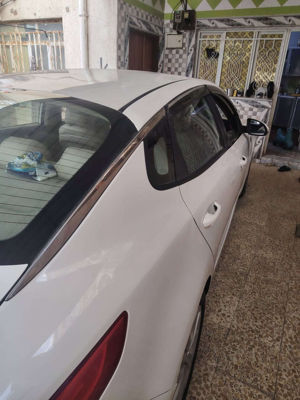 سلام عليكم اوبتيما خليجي مديل 2018 رقم بغداد بسمي سياره بس بنيد مرشوش سعر على رقم ***********
