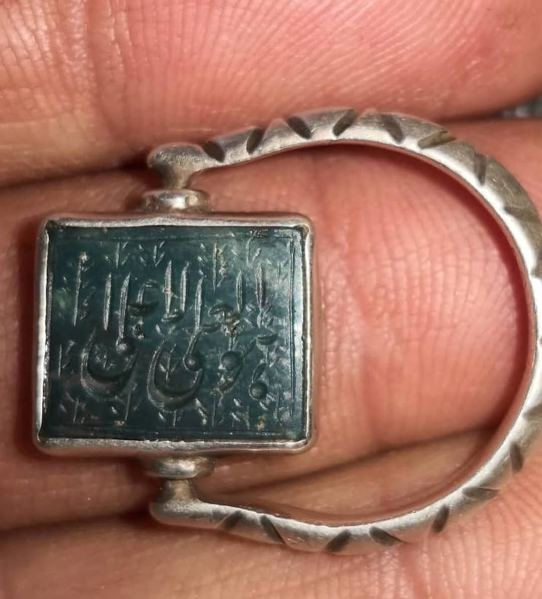انفتحت الصندقچة 
وقريباً مزاد المزادات الأسبوع القادم. 
وأسعار طيبة.


**إذا كنت صاحب هذا الإعلان وتريد حذفه لأي سبب، رجاءا أرسل رسالة إلى الدعم الفني**