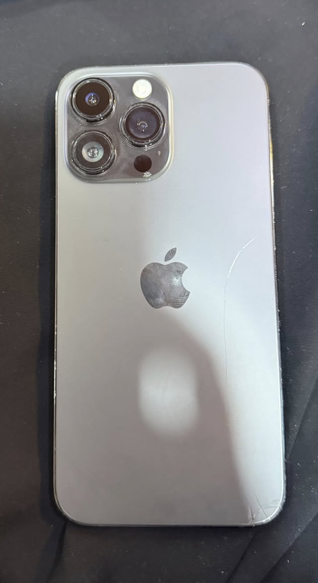 آيفون 14 برو ماكس شرق اوسط ذاكره 256 البطاريه 90 مرفوعه   فيس إيدي شغال الشاشه مفطوره و ظهر مفطور  الجهاز مبدل شاشه و مفطوره و مبدل عدسه كأمره  السعر 500 الف ***********
