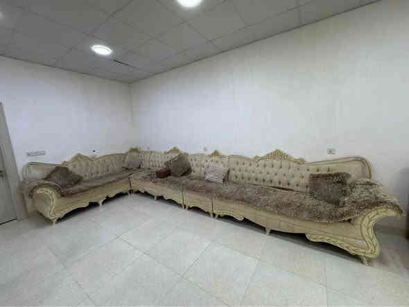 قەنەفەی 10 نەفەری کلاسیک بۆ فرۆشتن  زۆر پاکن 
لە سلیمانیم 
سحری 375 هەزار و مەجال
*********** السليمانية
