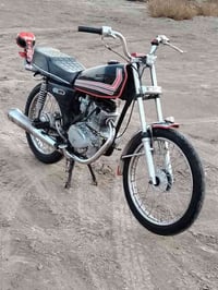 دراجة نارية • ما بيها نقص • الغراف