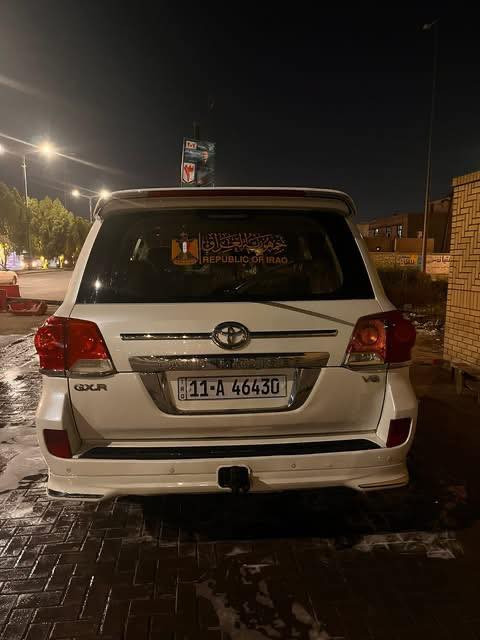 السلام عليكم لاندكروزgxr موديل ٢٠١٢ محرك ٨ سلندر رقم بغداد بأسمي السياره فول مواصفات بريميه بيها بارد بالجاملغات الامي على كد شبر لافتح ولاصبغ السياره كلش نضيفه كير محرك كفاله السعر ٣٤٥ وبيها مجال مكاني بصره للاتصال *********** فقط واتساب شغال
