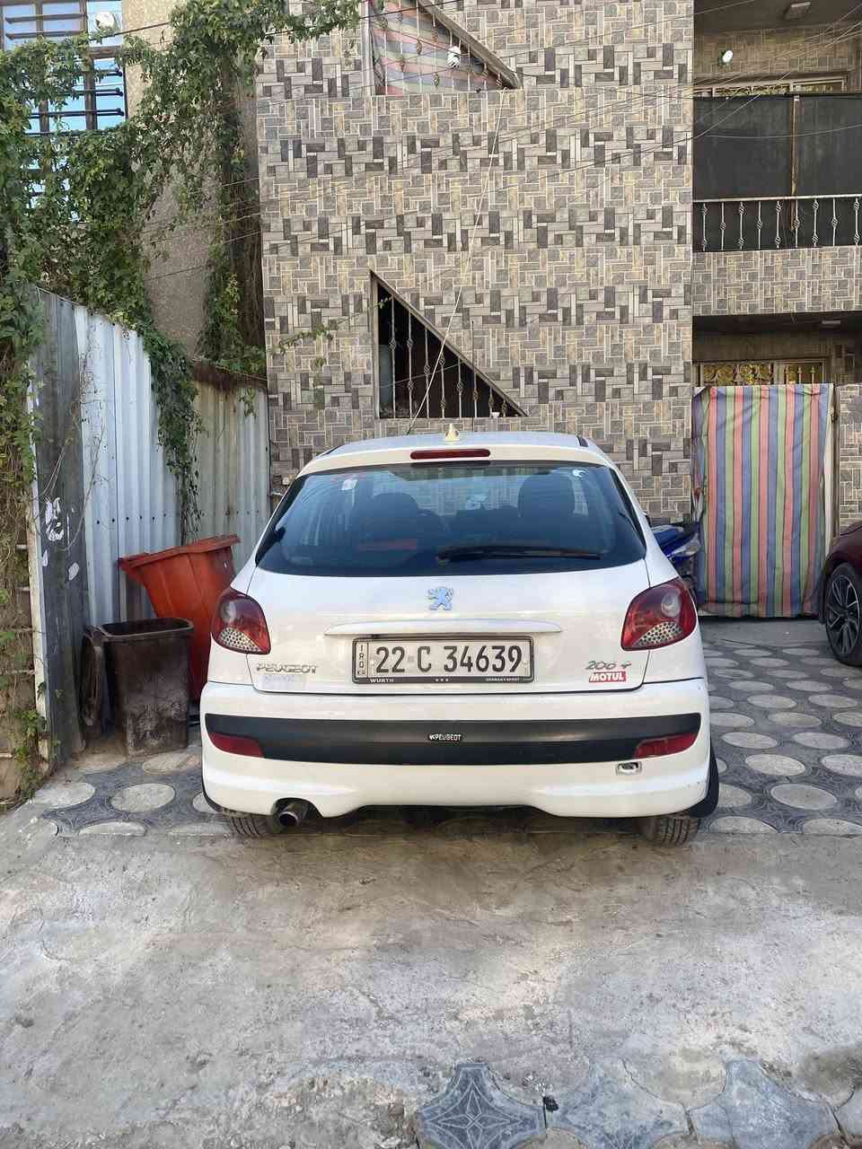 بيجو فرنسي 🚗 
موديل 2012
محرك1600
كير عادي 
رقم اربيل باسمي تحويل ثاني يوم 
مابيها خياس ابد 
كير محرك نضيف
تبريد تدفئة فرنسي بعد خير من الله 
ضربتها جاملغ جهة السايق  +شوي من الباب الأمامي. 
جاملغ خلفي نضرب بايدي ما صلحتة على وضعها 
بيها تكحيلات مبينة وبيها بارد 
سعرهها 💵 55 بيها مجال 
عنوان بغداد البنوك
رقم هاتف ***********
