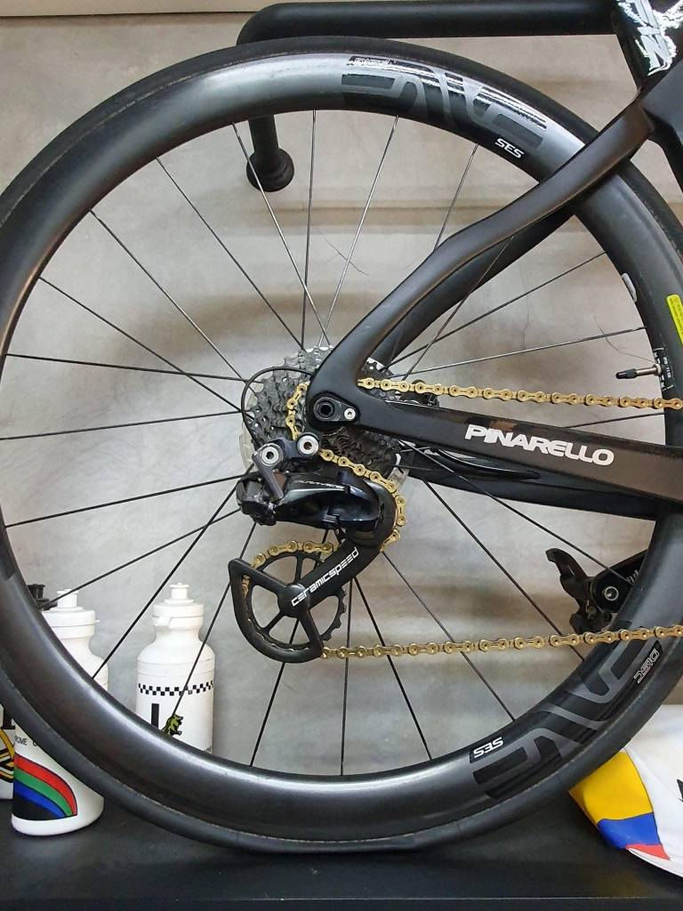 2021 Pinarello Dogma F12 Size 46,5. Bike In Very Great Conditions Like New . Pm For Price
For Sale
Specs :

Frameset:
Headset 
BB shimano dura ace
Integrated dropbar mqst ultra talon
Bartape god & famous
Seatpost pinarello dogma
Sadle specialized mimic

Groupset:
Brifter Shimano dur-ace di2
Fd dura-ace di2
Rd dura-ace di2
Crank Shimano dura-ace
Pedal look Keo classic
Sprocket Shimano dura-ace
Brake Shimano dura-ace
Rotor Shimano dura-ace

Wheelset:
Hub Chris king
Rims ENVE
Tyre: continental grandpix 5000 أكادير, أكادير إداوتانان


**إذا كنت صاحب هذا الإعلان وتريد حذفه لأي سبب، رجاءا أرسل رسالة إلى الدعم الفني**