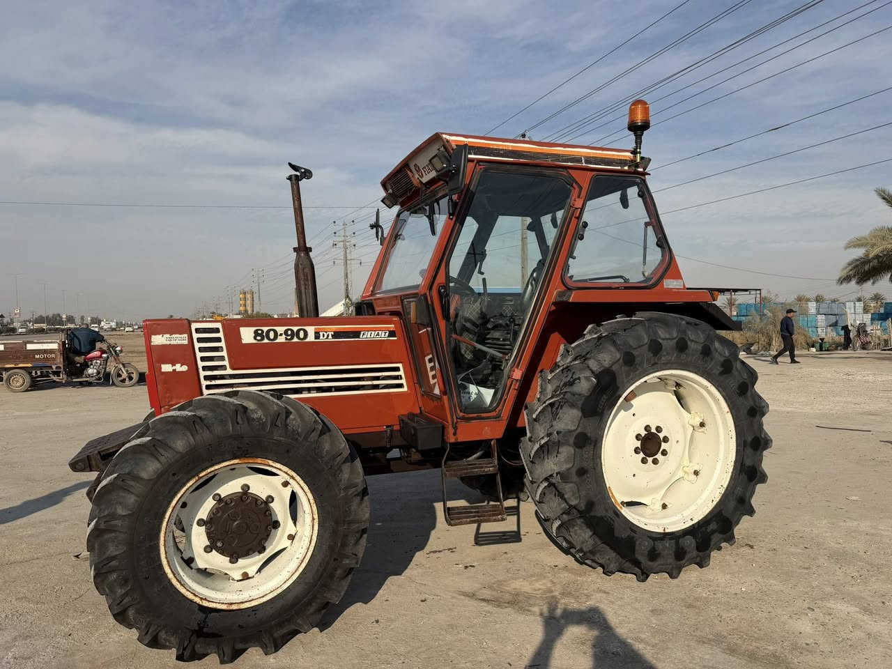 سلام عليكم
للبيع فيات ٨٠/٩٠ منفيس 
مكينه جديد ما مفتوح بيه برغي شرط 
مكفوله من الصبغ وال خياس 
مكاني بابل 
***********
