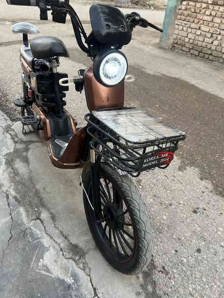 با يسكل شحن للبيع جديد لوك 2024 أربع بطاريات شرط جدد عل فحص كلة شغال مابي نقص مثبت سرعة بصمة كلة شغال السعر ٢٧٥ بي مجال العنوان ديالى ناحية ابي صيدا ***********
