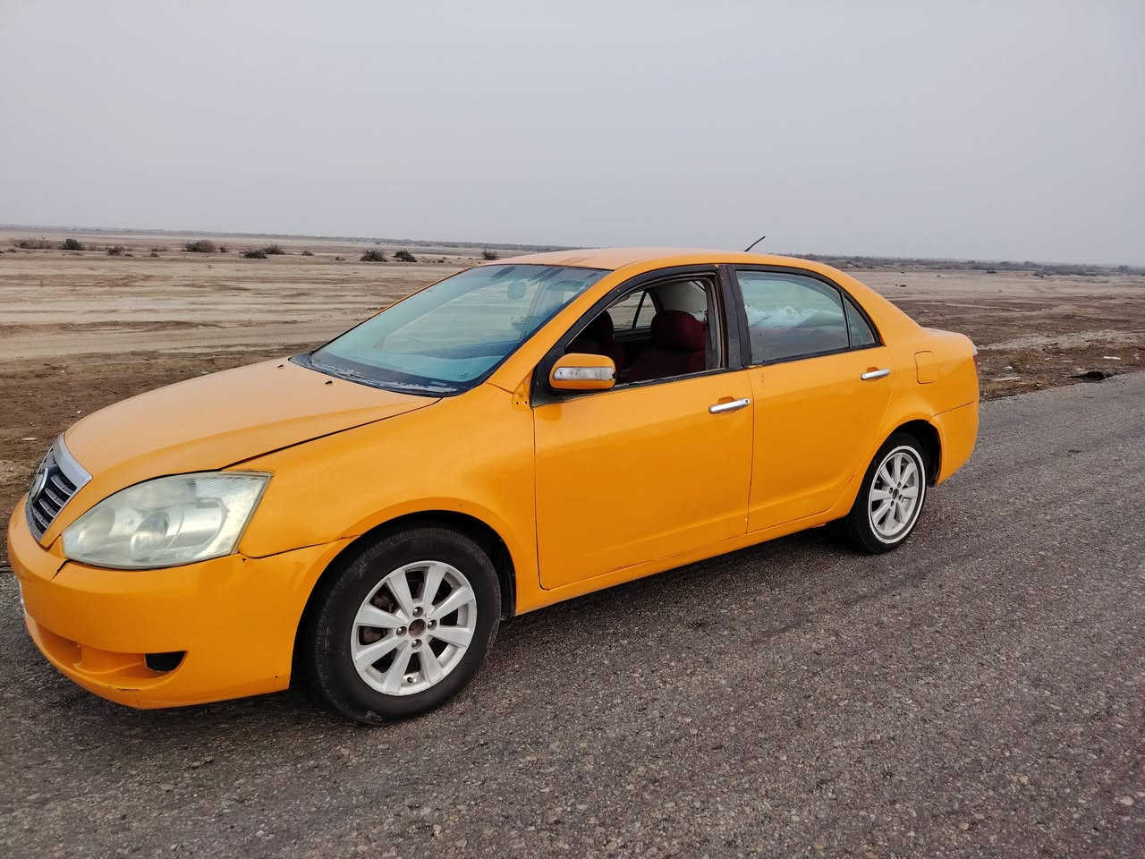 جيلي للبيع موديل 12محور كورلا اوتوماتيك  مصبوغه عام حداديه جديده تخم تاير رقمها ناصريه بسمي سنوية ل2023مصفره هيئه وغرامات سعرها. 38وبيها مجال مكاني ديوانيه ***********
