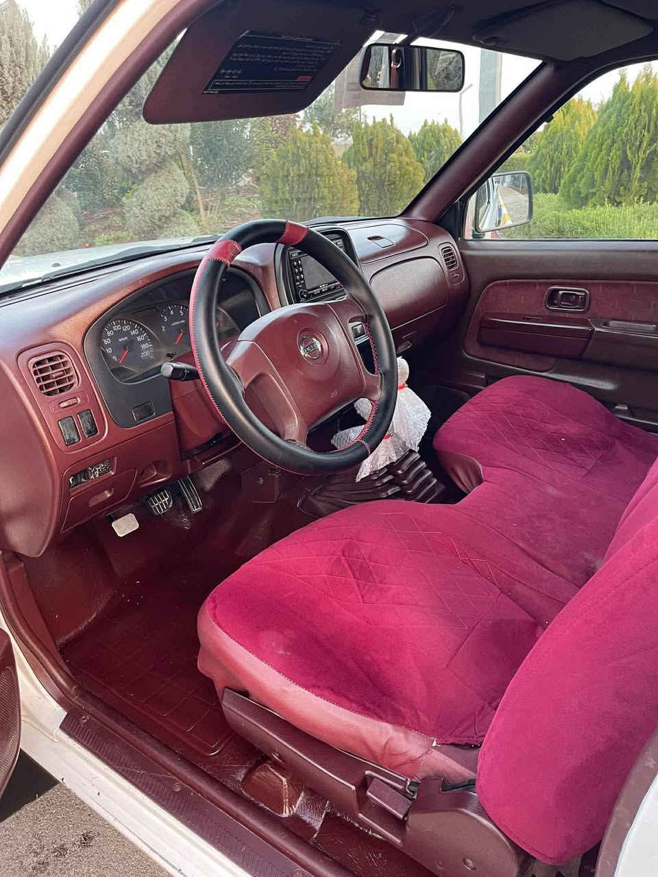 پیکاب نيسان 2012
بى بوياغ يه ك كارتى بجوكى هه يه
ده بل اكسل
ناو سوور
سه نه وى ره قم تازه يه 
مه كينه ى نه كراوه ته وه به شه رت اكسل و ده بل اكسل هه مووى به شه رت بى نوقسانيه 
***********
