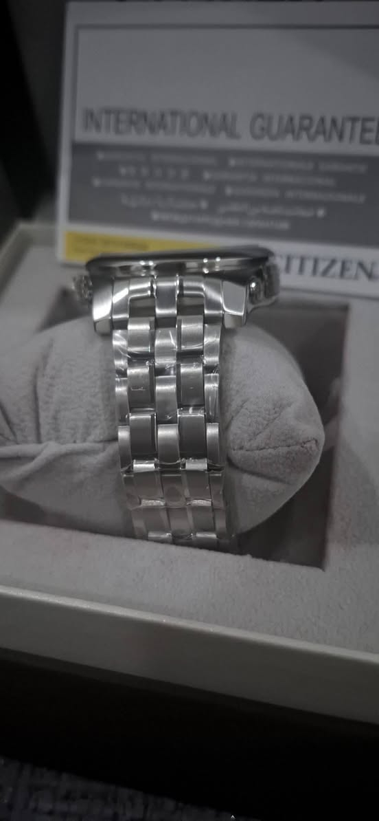 السعر 250$ قابل للتفاوض
ساعة سيتزين Citizen غير مستعمل بالاستيكرات
made in Japan 
 كامل مرفقات مع كارت الضمان دولي
اوتوماتيك تعبئة ذاتية
انتاج 2010
قطر 43 
منفذ للتاريخ
ظهر كشف
الجام زفير
مينة سوداء مشطبة 
توقيت 12 ساعة +توقيت 24 ساعة
مكاني الموصل
يوجد توصيل لجميع المحافظات 
لمعرفة السعر التواصل على الماسنجر او الواتس اب 
***********
