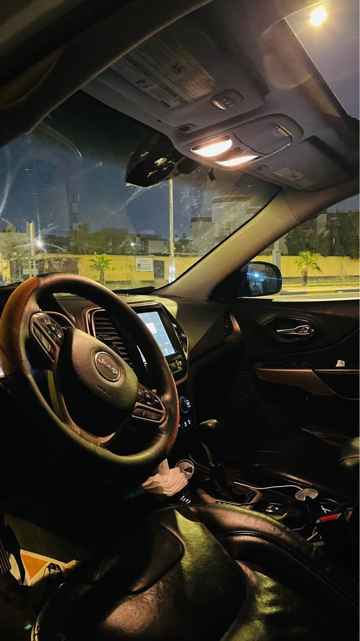 جيب بزون 2017 سته سلندر لمتد فول مواصفات للاخير  
باورناما كامله تفتح قطعتين كشنات جلد تبريد تدفئه كشنات و ستيرن و مري جانبيه وضعيات قياده شاشه و كامره بلاديه و هواي مواصفات رقم اربيل باسمي تحويل جديد سنويه ل30 
125 ورقه 
***********
مكان السياره البصره Singapore
