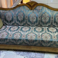 للبيع 10 مقاعد 200 السعر     هاتف 07717731521