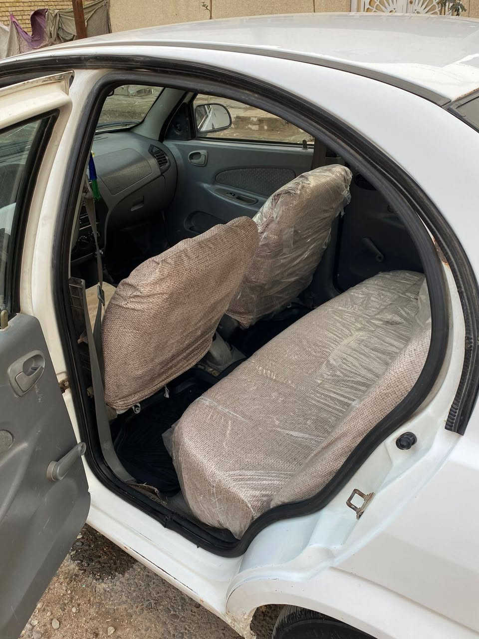 السلام عليكم
تايبا 2012 لون ابيض رقم واسط سيارة جديدة خير من الله بدون حادث كير ومكينة مكفولات تدفئه تبريد سيارة مال جناي نظيفة كلش شادله تخم تاير خط ابيض مثل ما بالصورة السنوية باسمي لل2029 سعره 41 ورقة وبيه مجال بسيط مكان السيارة الشعب السريدات ***********
