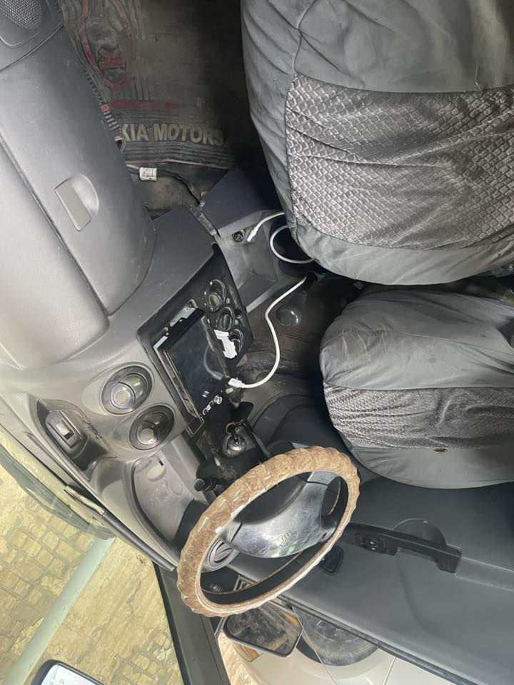 سايبه موديل ٢٠١٢ رقم بغداد صدامي تحويل ثاني يوم يرادلها ترتيب والمحرك تعبان ضفيره وعقل جدد تخم تاير ابطاين مال بوب تخم لايتات جدد سعر ١٥ ورقه بيها مجال مكان السياره بعقوبه ناحية العباره رقم ***********
