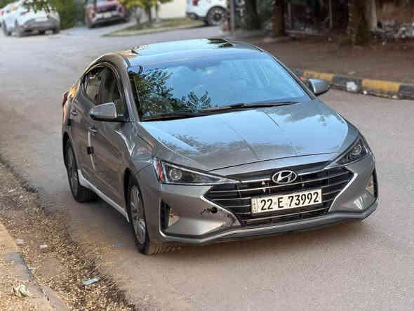 السلام عليكم النترا ٢٠٢٠ سعر ٩٨ ورقة  قفل قفل قفل سياره بيها ضربة جهه سايق مصبوغه عام اكفل الكص والدواخل يعني لالغد ولاشاصي بيها سياره جاهزه وكل نقص مابيها مكينتها ١٨٠٠ دوش جاهزه السياره فول لمتدد تحويل مباشر السياره احلى من صور بعد مكان السياره بغداد العامرية شارع المنضمة *********** بغداد
