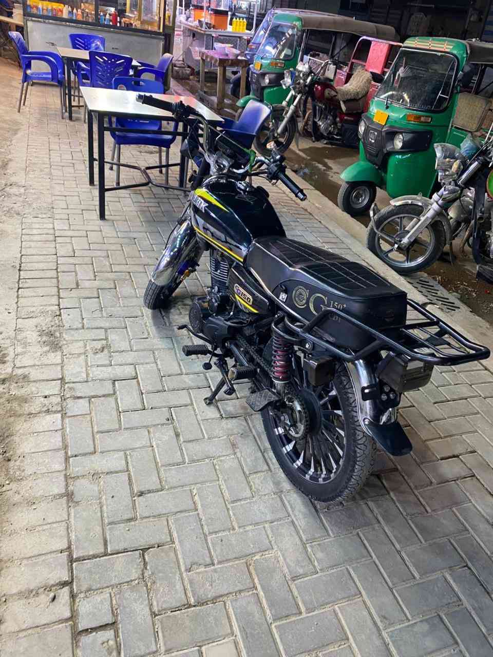 السلام عليكم دراجه أيراني للبيع
مديل ٢٤ دراجه نضيفه نضافتها٨٥٪؜ دراجه نضيفه بس عوزها ترتيب تايرات امامي وخلفي جدد جبلي بكره زنجيل جديده مكينه مكفوله بيها شخط بل تانكي فقط بصمه تشغيل عن بعد أي استفسار اتصل عله الرقم 
***********مكاني بغداد سبع قصور السعر ٥٥٠ وبيها مجال للطيبين
