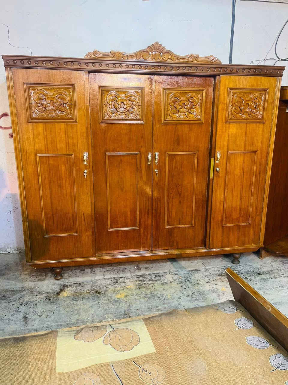 غرفه ام 4 داخل وخارج صاج انتيكه كله حفر يدوي غني عن التعريف شغل ثكيل سعره 480 مكاني بغداد مدينه الصدر الاستفسار عن هذا الرقم وتساب *********** كو توصيل ✅🚚
