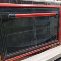 اوفن شغال • ميز طعام نضيف