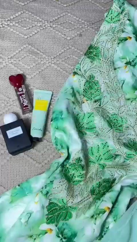 مخاور  خليجة حرير ديجتال ايطالي  حرير خالص ❣️.


**إذا كنت صاحب هذا الإعلان وتريد حذفه لأي سبب، رجاءا أرسل رسالة إلى الدعم الفني**