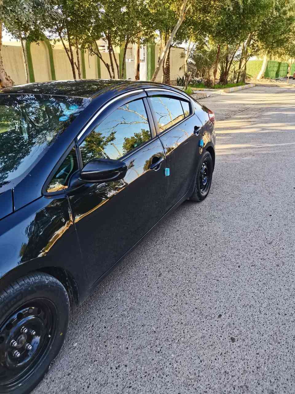 السلام عليكم
كيا فورتي موديل 2018 وارد امريكي ضرر بنيد وباب السايق مبدل بنيد فقط السياره جاهزه حداديه كلهه جديده قبل ٣ ايام صاعده هزه رقم اربيل باسمي السعر 105 وبيهه مجال حك الجيه مكاني بغداد قرب بسمايه ***********
