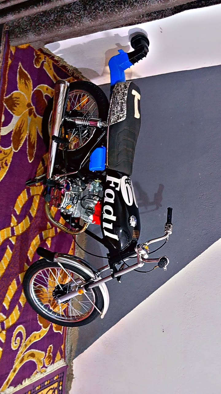 السلام عليكم دراجه للبيع تعمير 26 سيجي نامه اوراق المكان طويريج ما بيها نقص برغي سعر 725 وبيها مجال ***********
