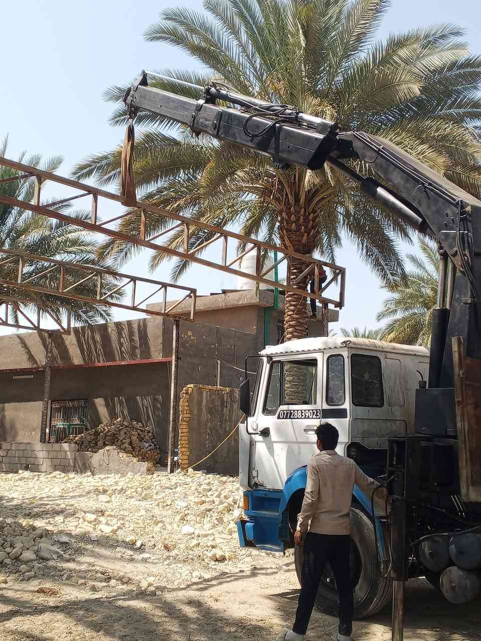 السلام عليكم سياره داف كريم كسر سياره جاهزه كريم 12 جقين بالرئيسي اللي يحب يتصل سعر 90 
***********
